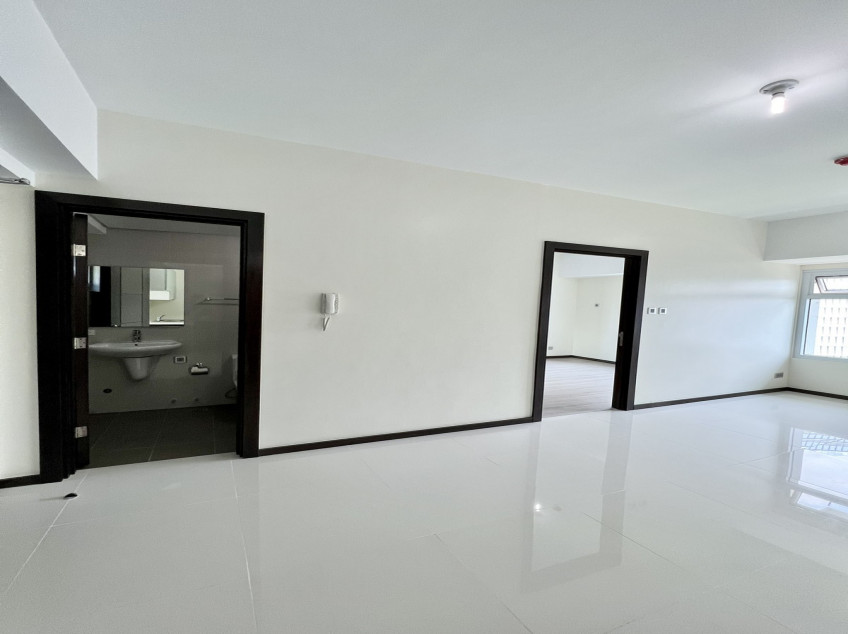 Unfurnished 2BR For Sale@Trion 3, 8th Avenue, BGC