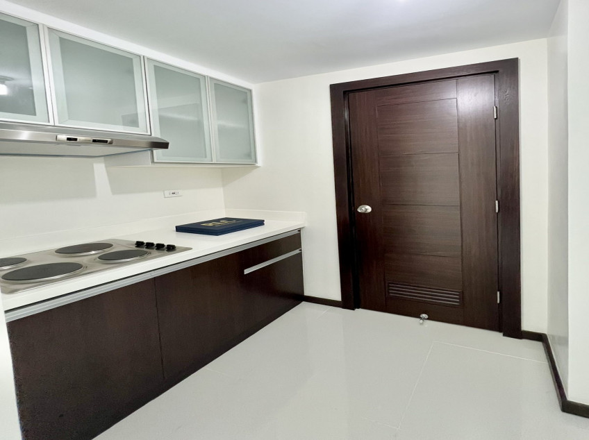 Unfurnished 2BR For Sale@Trion 3, 8th Avenue, BGC
