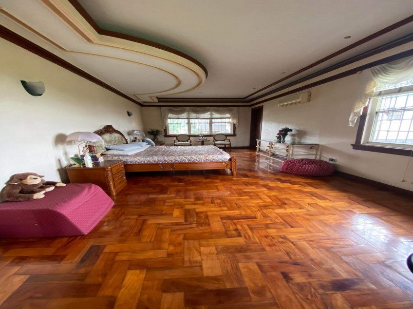 Old But Gold Mansion House in Bocaue, Bulacan