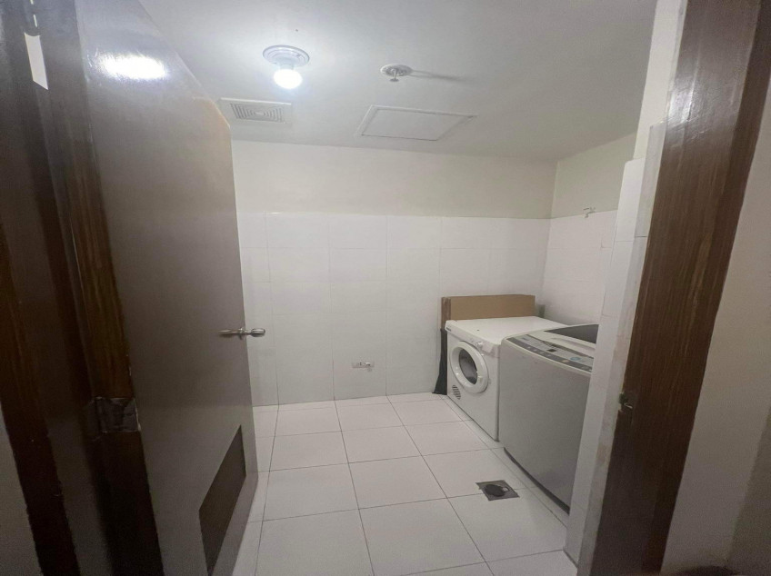 1 Bedroom Unit With City View For Rent in BGC