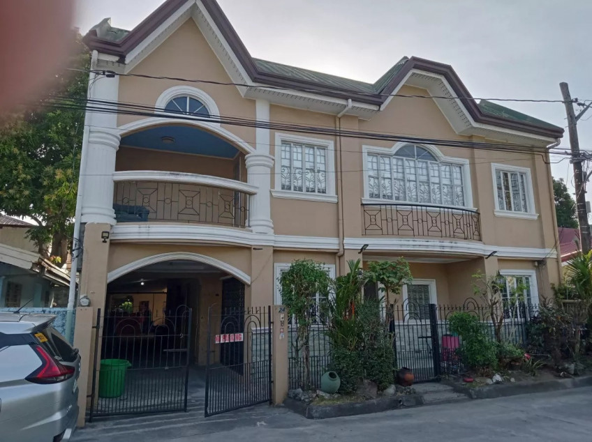 240 SQM House And Lot in Paranaque- 3 Bedroom, 3 CR, Car Garage