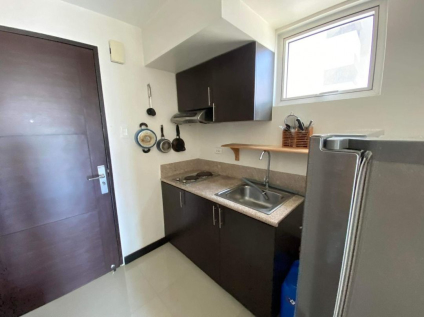 1 Bedroom Condominium Axis Residences (High Rise)