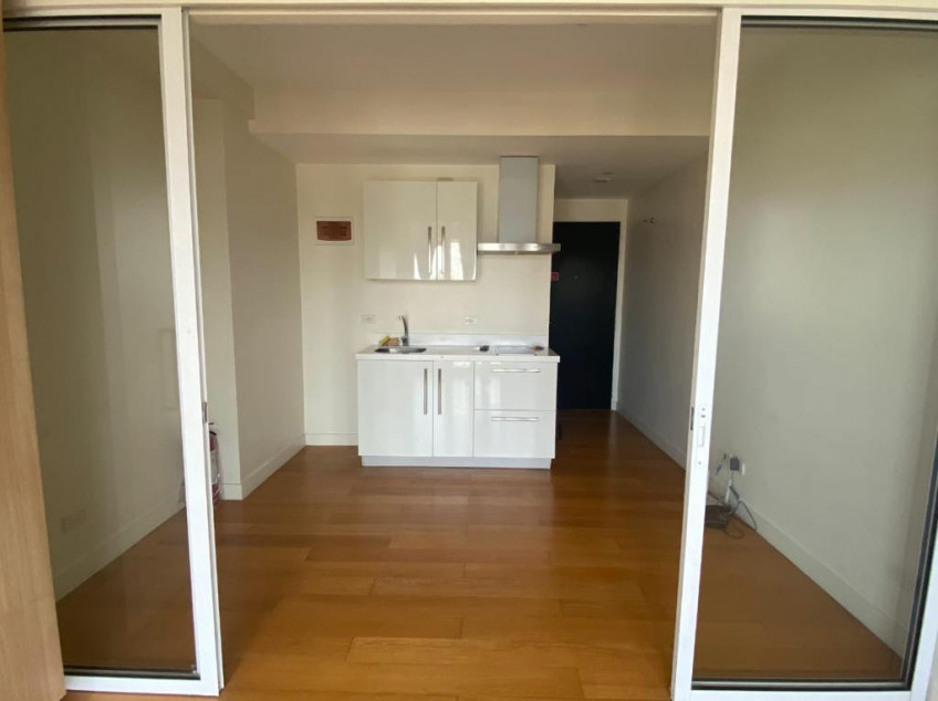 1BR Condo Acqua Livingstone (Negotiable)