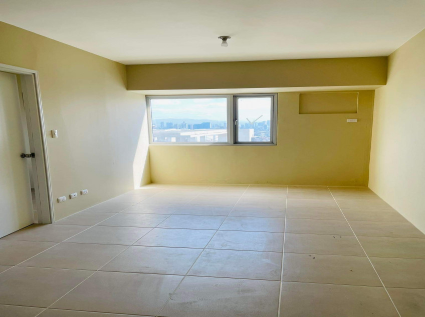 Standard Unit 1BR Condo For Sale With Parking