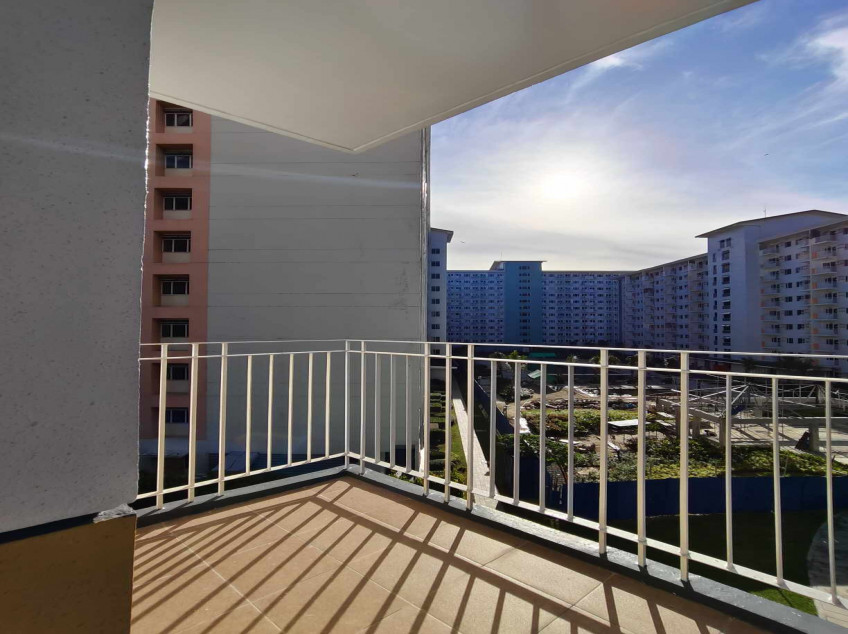 Field Residences Unit For Sale