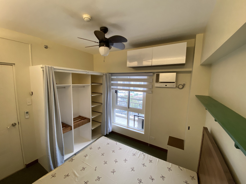 Neat And Clean 2 BR With Parking (For Rent)