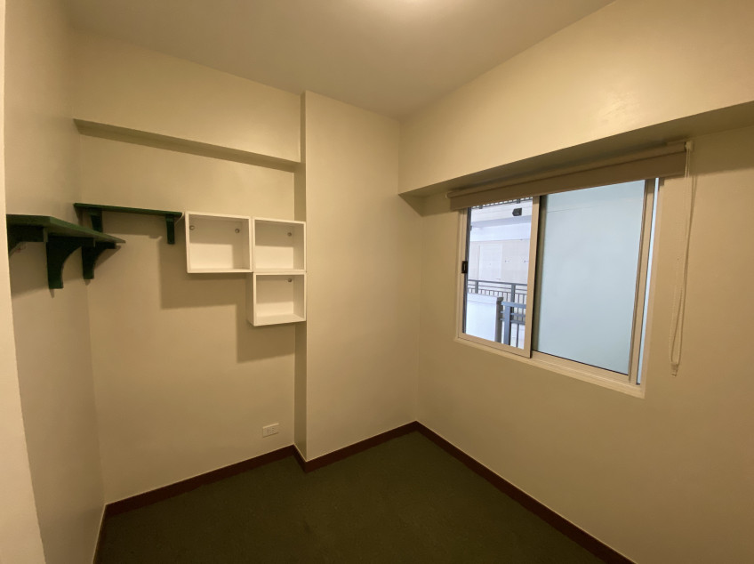 Neat And Clean 2 BR With Parking (For Rent)