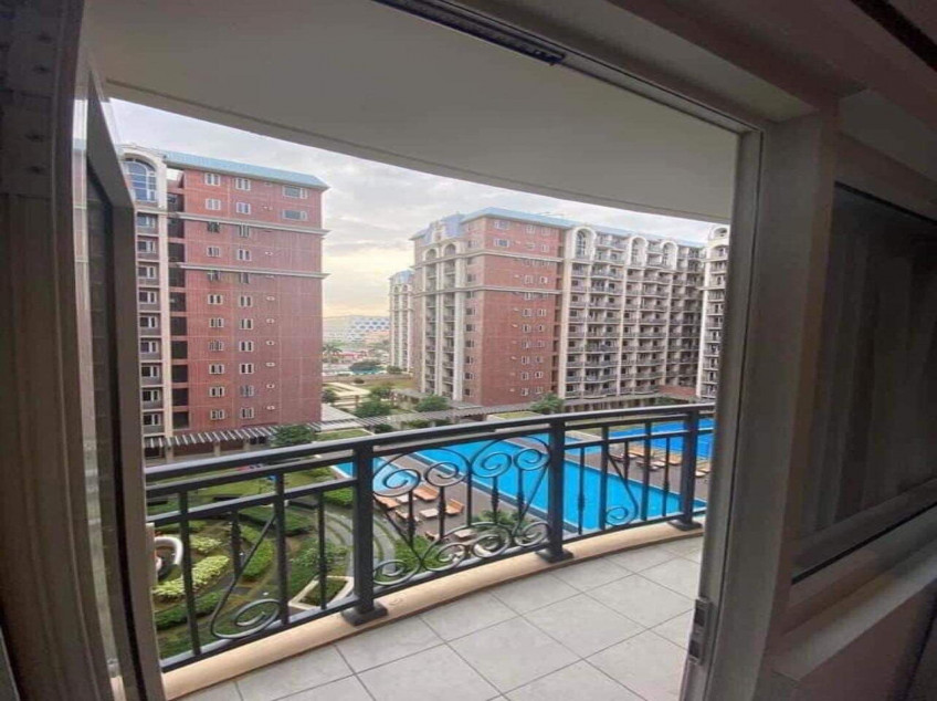 1 BR Condo Unit For Sale At Monarch Park Suites Balmoral Suites.