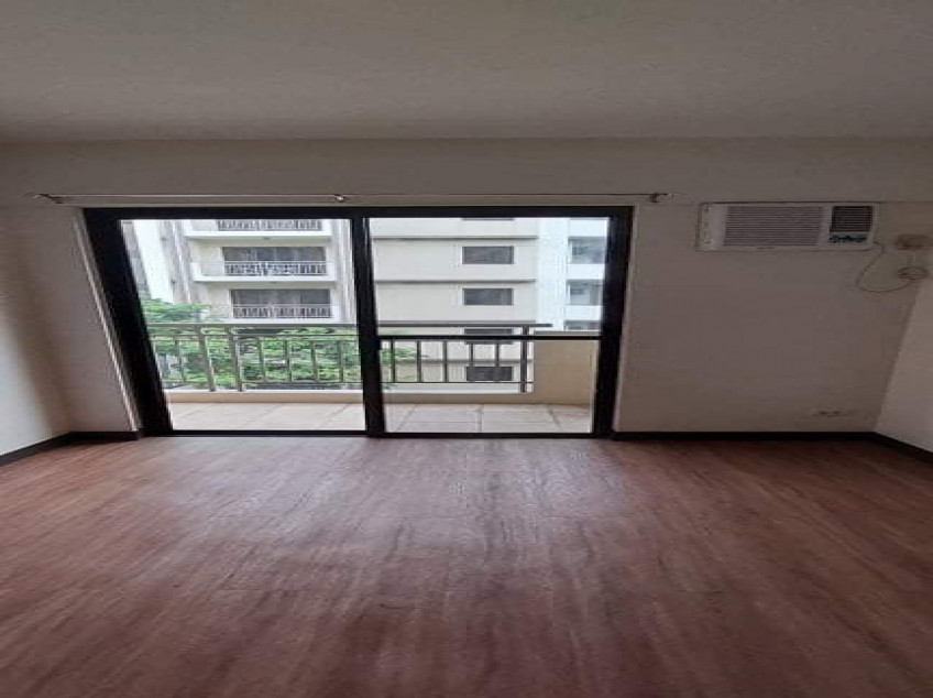 For Sale Semi Furnished 2 BR Condo Unit With Clean Title