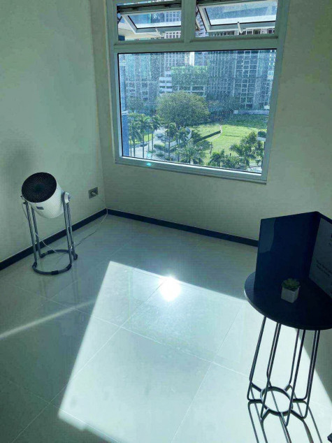 1 BR Unfurnished Unit For Sale At Trion 3, Mckinley Park, BGC Taguig