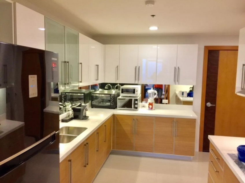 Makati Park Terraces Point Tower I Luxuriously Furnished 3 Bedroom Unit For Sale