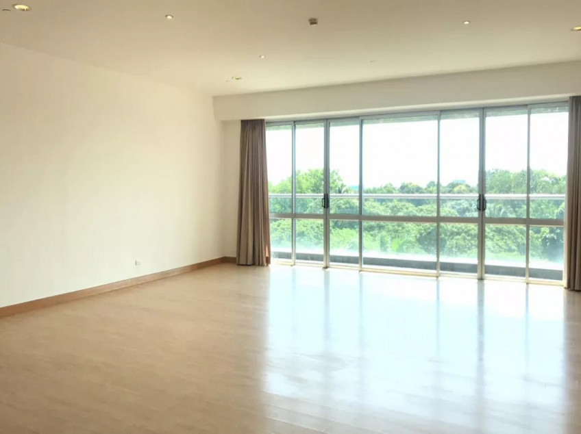 High-end 3 Bedroom For Sale At Regent Parkway Fort Bonifacio Global City Taguig!