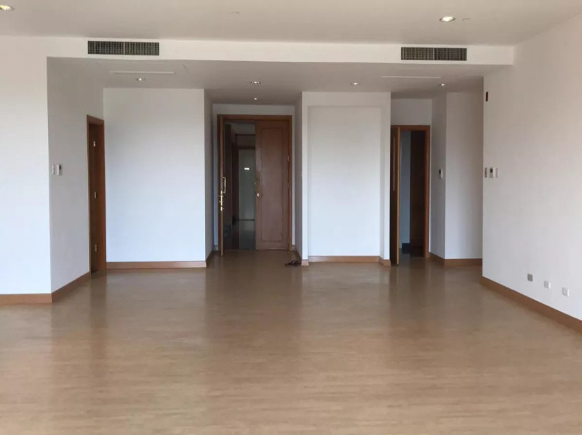 High-end 3 Bedroom For Sale At Regent Parkway Fort Bonifacio Global City Taguig!