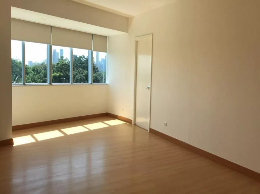 High-end 3 Bedroom For Sale At Regent Parkway Fort Bonifacio Global City Taguig!