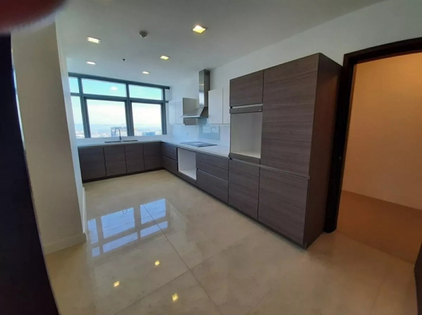 For Sale: 3-Bedroom Unit In The Suites At One Bonifacio High Street, Taguig City