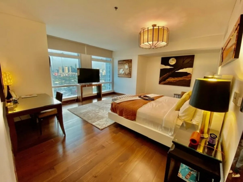 For Sale: Two Roxas Triangle Fully Furnished 3 Bedroom Unit In Makati City