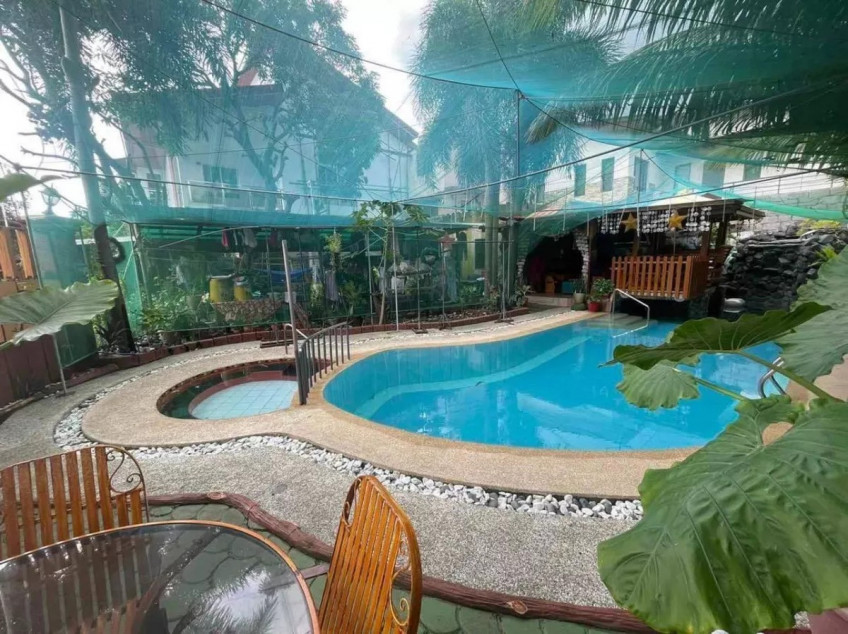 House And Lot With Swimming Pool For Sale At BF Homes, Parañaque City