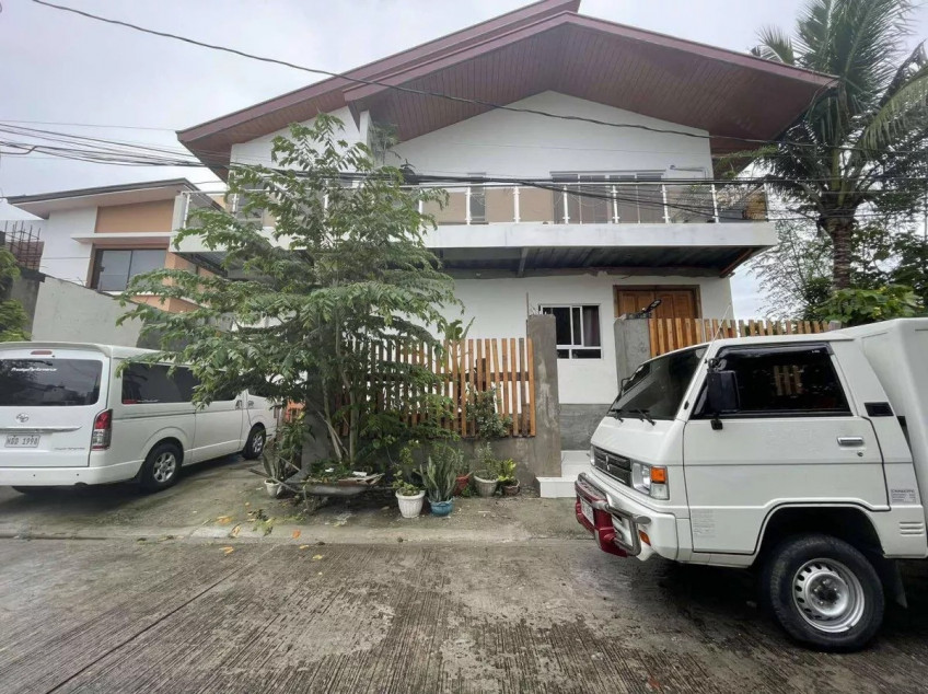 House And Lot With Swimming Pool For Sale At BF Homes, Parañaque City