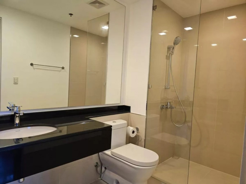 4 Bedroom Unit For Sale In The Suites At One Bonifacio High Street, Taguig City