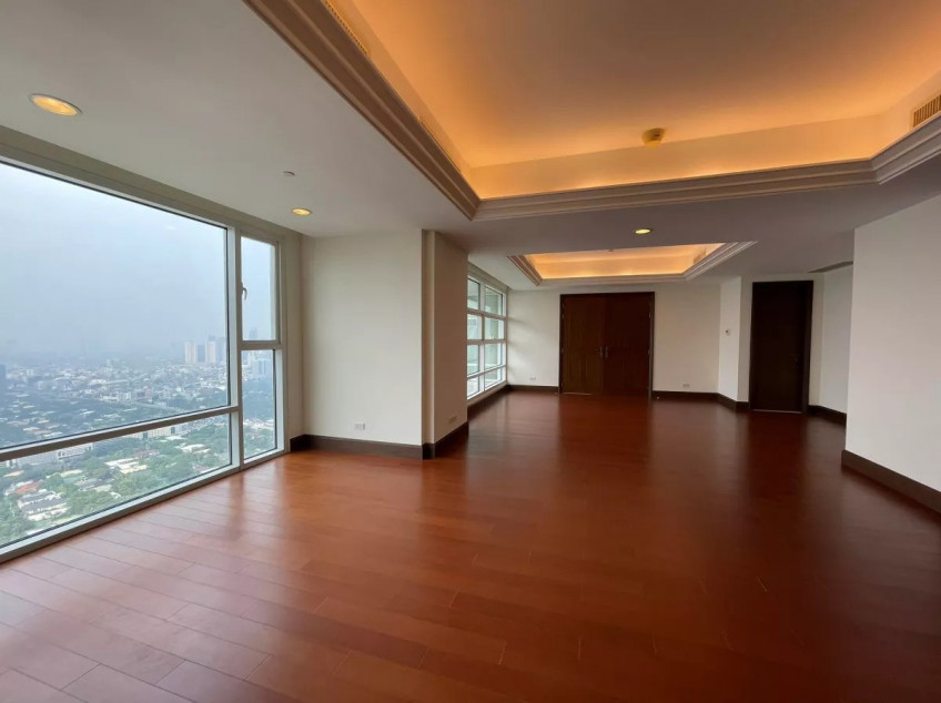 For Sale: 7 Bedroom Condo Unit At Discovery Primea In Urdaneta, Makati City