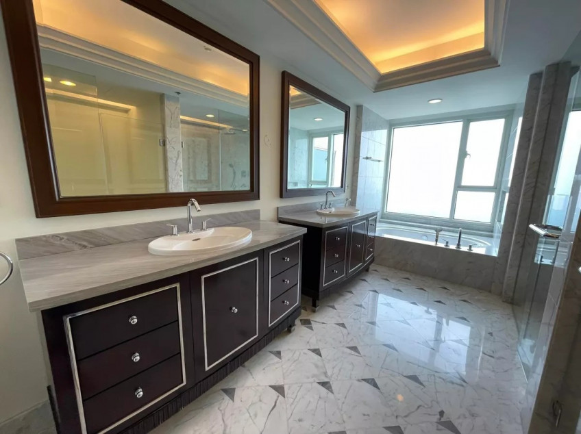 For Sale: 7 Bedroom Condo Unit At Discovery Primea In Urdaneta, Makati City