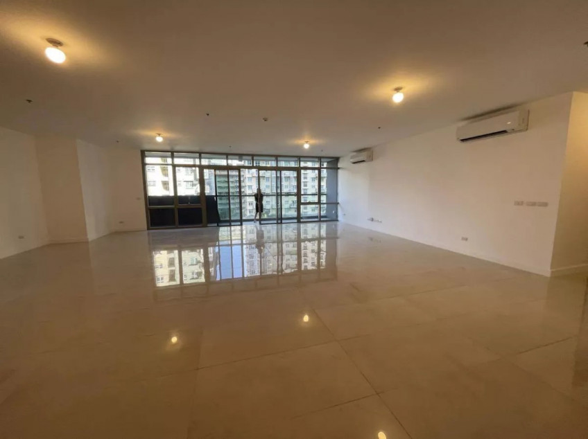 For Sale: 4 Bedroom Condo Unit At East Gallery Place in BGC, Taguig City