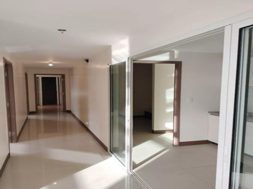 For Sale Semi-Furnished 3 Bedroom Unit In The Albany, McKinley Hill, Taguig