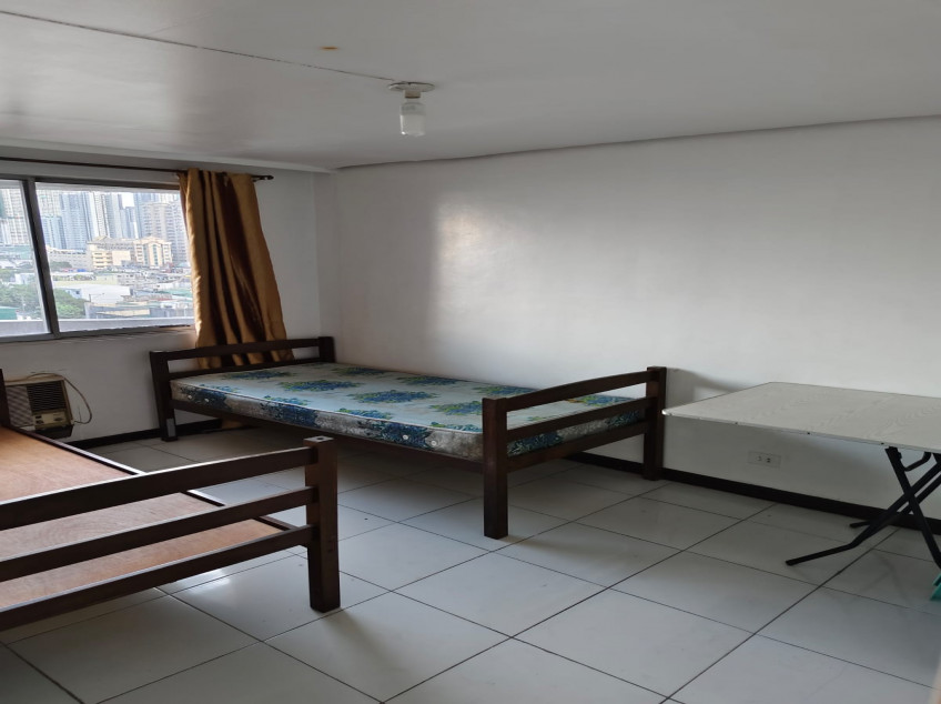 Affordable And Spacious 2B Unit For Rent In Legaspi Tower 300 Manila