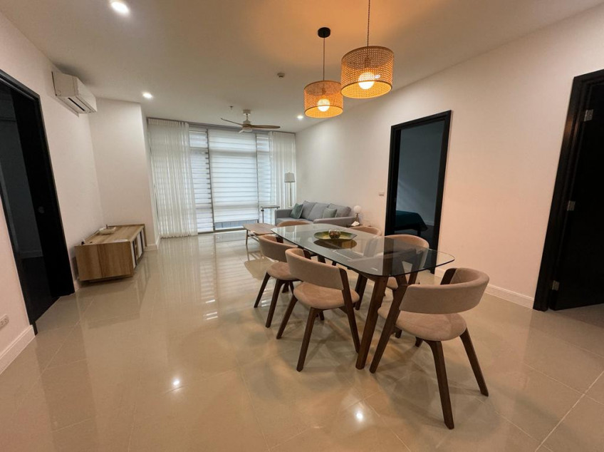 West Gallery 2 BR With Balcony For Lease 122 SQM Furnished One Parking 2 Toilet And Bath 165k