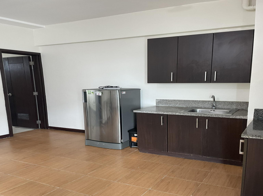 2 Bedroom Condo Unit For Rent In Pioneer Woodlands Beside Boni MRT Station