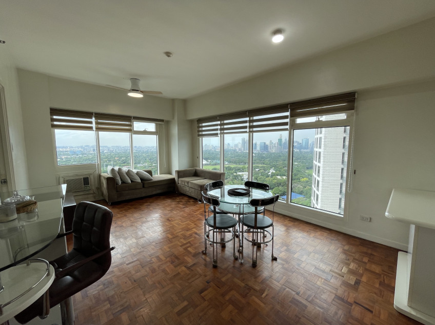 Condo Unit In BGC With Fantastic View Of Manila Bay And Makati Area