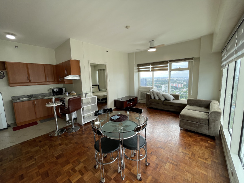 Condo Unit In BGC With Fantastic View Of Manila Bay And Makati Area