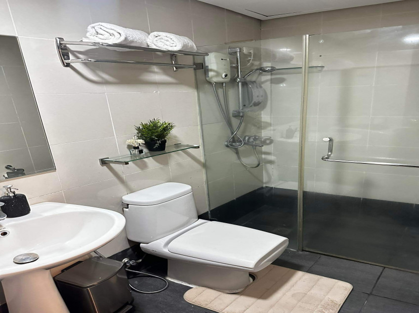 Etom Emerald Lofts Ortigas (44 SQM Condominium Unit With Balcony)