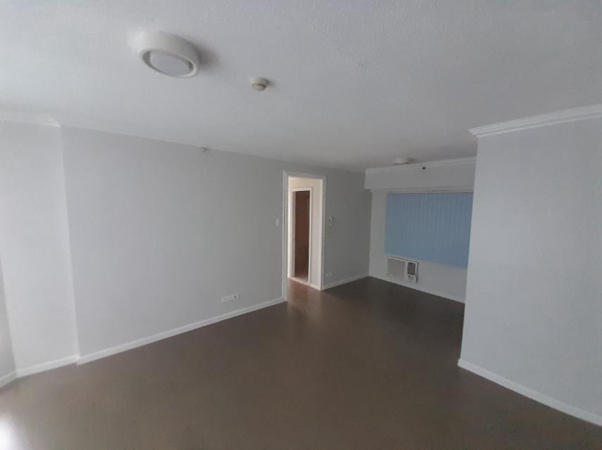 Codominium Unit At Regalia Tower Quezon City