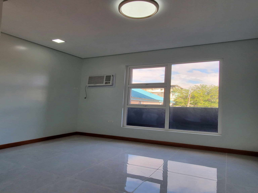 5BR Semi-Furnished Townhouse For Sale with Parking in Dona Juana Pasig City