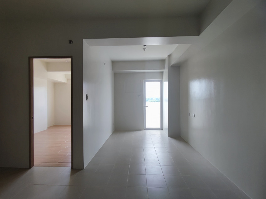 1 BR Unit At Tulip Gardens (Apricot Tower) Binan, Laguna