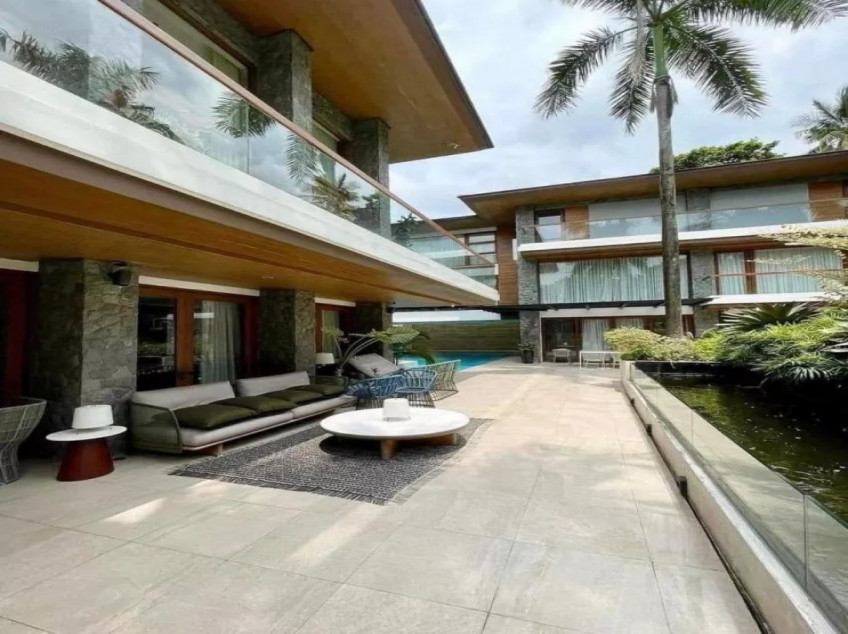 Fully Furnished House For Sale in Forbes Park Makati