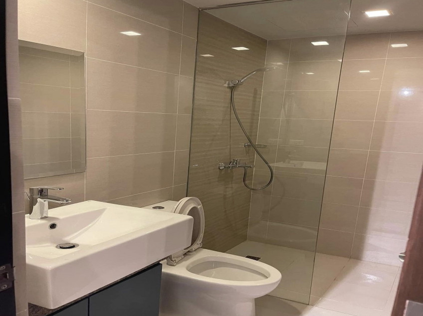 Vion West Located In Makati 35 SQM Semi Furnished With Parking Slots