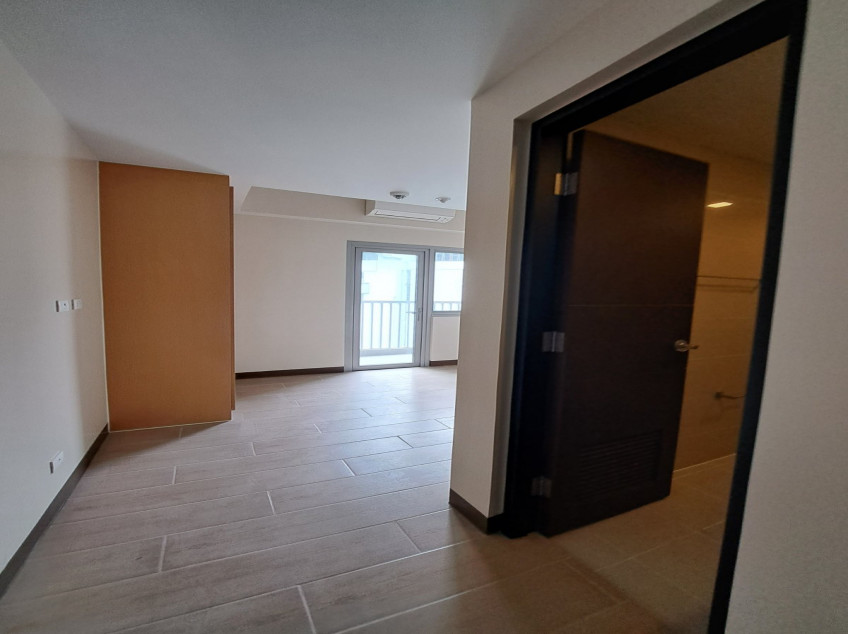 2 BR Unit For Sale In The Ellis Makati