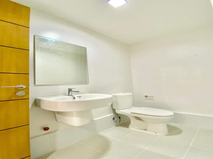 East Gate By Taft Properties In Cebu City. High-end Condominium