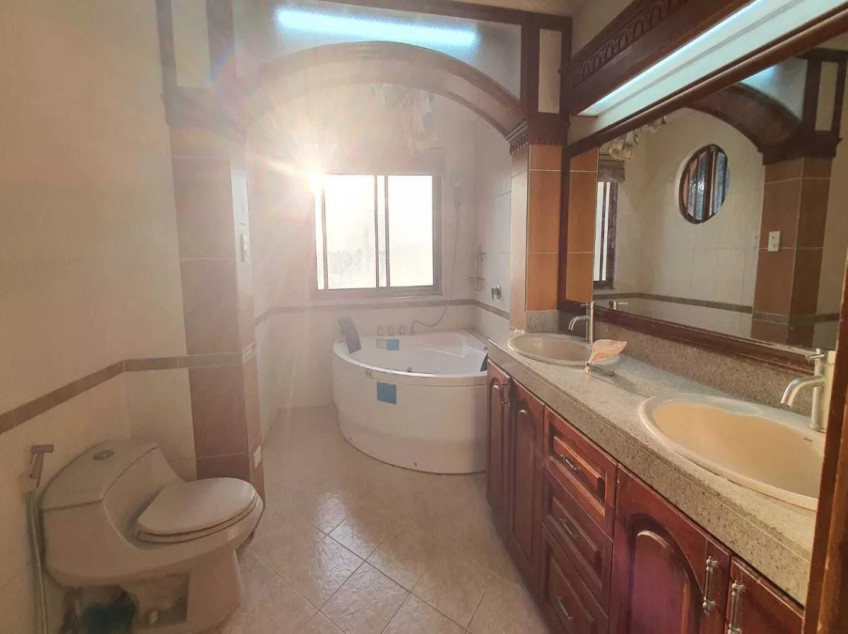 House For Sale in Versailles Along Daang Hari Las Pinas City