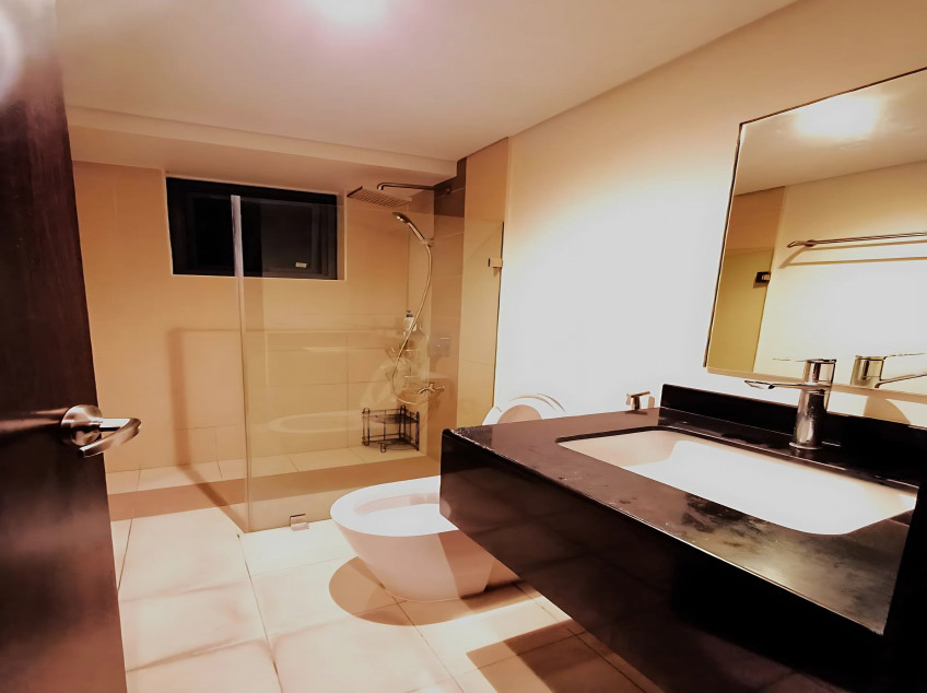 Condo Unit At Solstice Tower 2, Makati For Sale