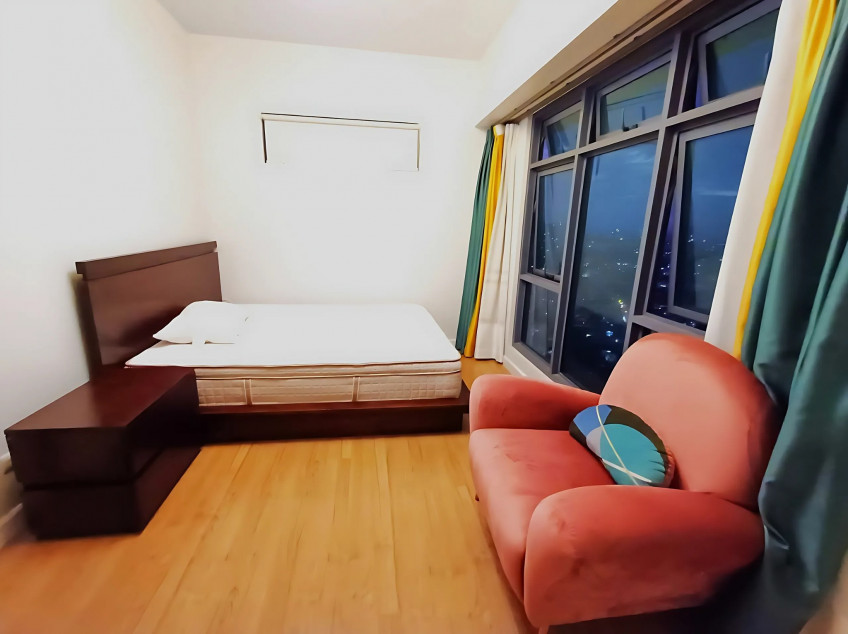 Condo Unit At Solstice Tower 2, Makati For Sale