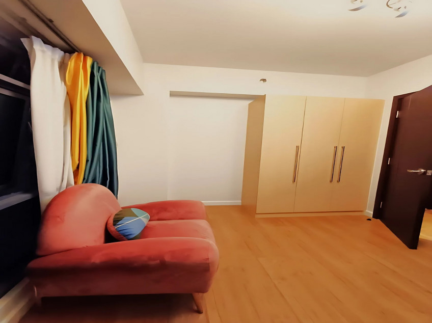 Condo Unit At Solstice Tower 2, Makati For Sale