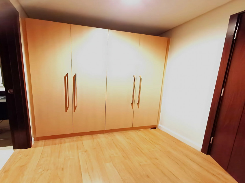 Condo Unit At Solstice Tower 2, Makati For Sale