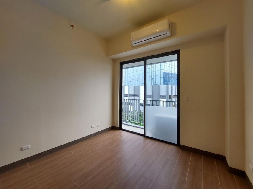 For Sale 3 Bedroom Rent To Own Condo In St. Moritz McKinley West Near BGC