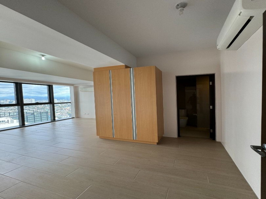 Last 2 Bedroom Penthouse Condo Unit For Sale In Uptown Ritz BGC