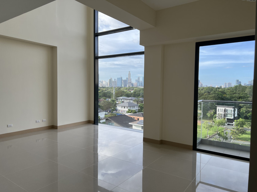 For Sale 2 Bedroom High End Rent To Own Condo In Albany Near BGC