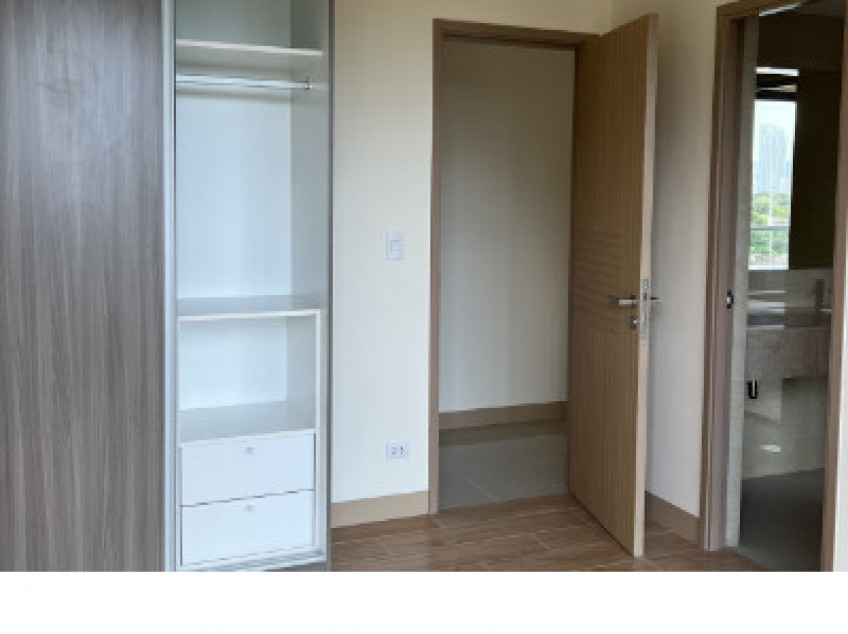 For Sale 2 Bedroom High End Rent To Own Condo In Albany Near BGC