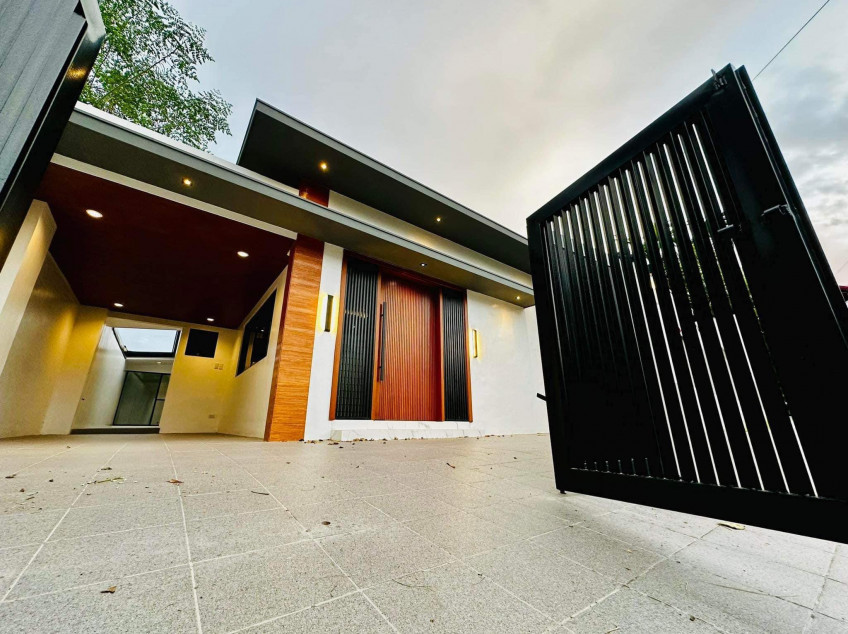 Bungalow House For Sale In Las Pinas